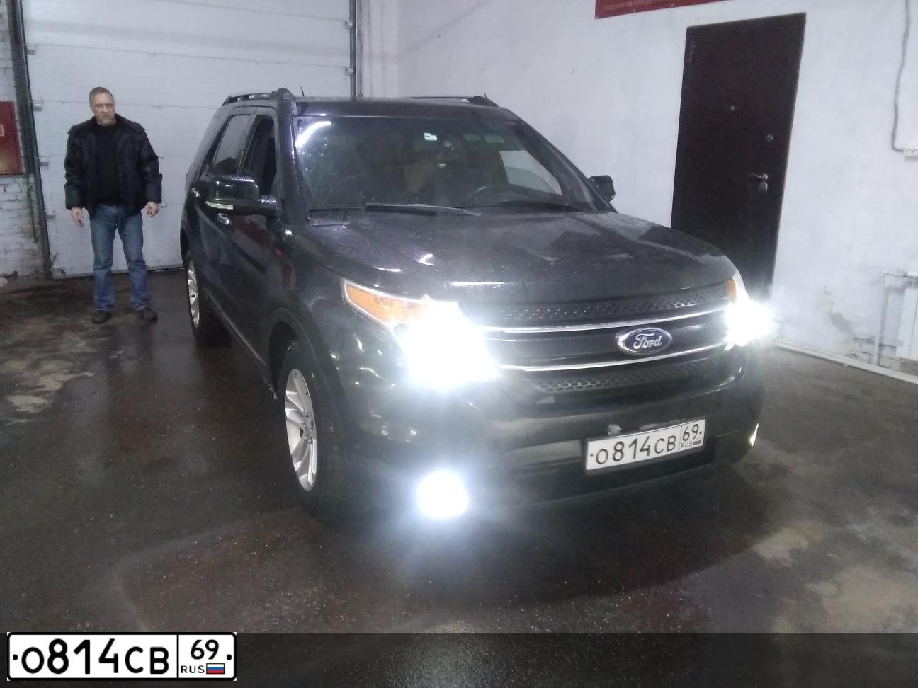 Фото автомобиля FORD EXPLORER, 2014 — госномер О814СВ69. Цвет: ЧЕРНЫЙ