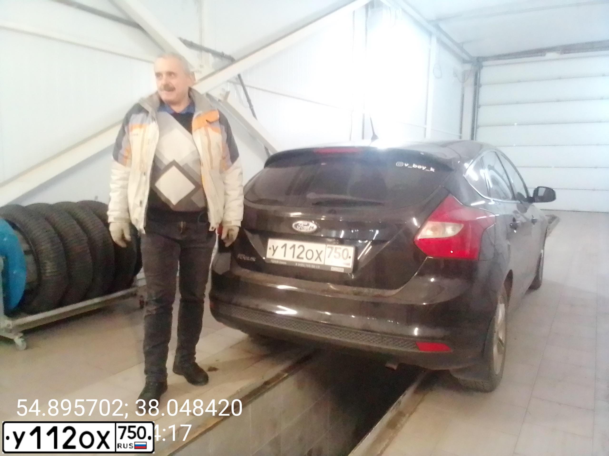 Фото автомобиля FORD FOCUS, 2012 — госномер Е360МЕ164. Цвет: ЧЕРНЫЙ
