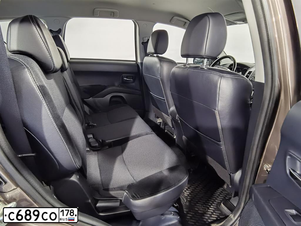 Фото автомобиля PEUGEOT 4007, 2011 — госномер М580АС198. Цвет: Коричневый