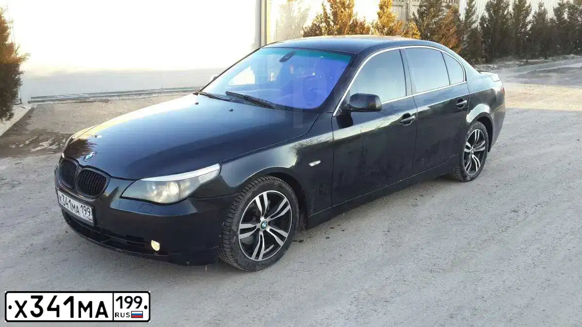 Фото автомобиля TOYOTA RAV4, 2002 — госномер У008ХК90. Цвет: ЧЕРНЫЙ
