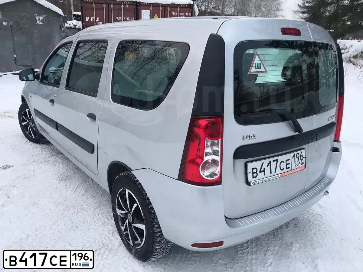 Фото автомобиля LADA LARGUS, 2014 — госномер В417СЕ196. Цвет: Серебристый