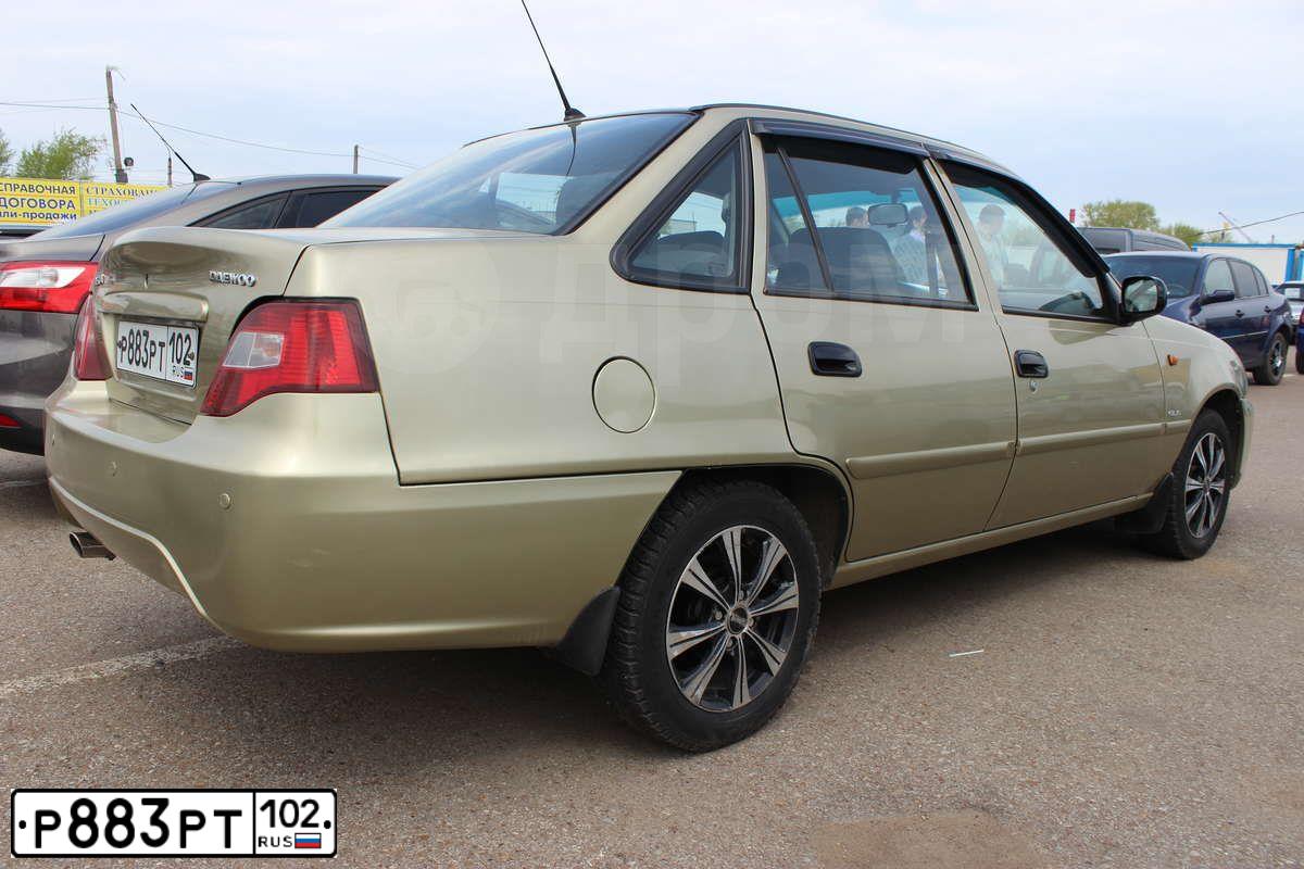 Фото автомобиля DAEWOO NEXIA, 2011 — госномер Р883РТ102. Цвет: ПЕСОЧНО-БЕЖЕВЫЙ