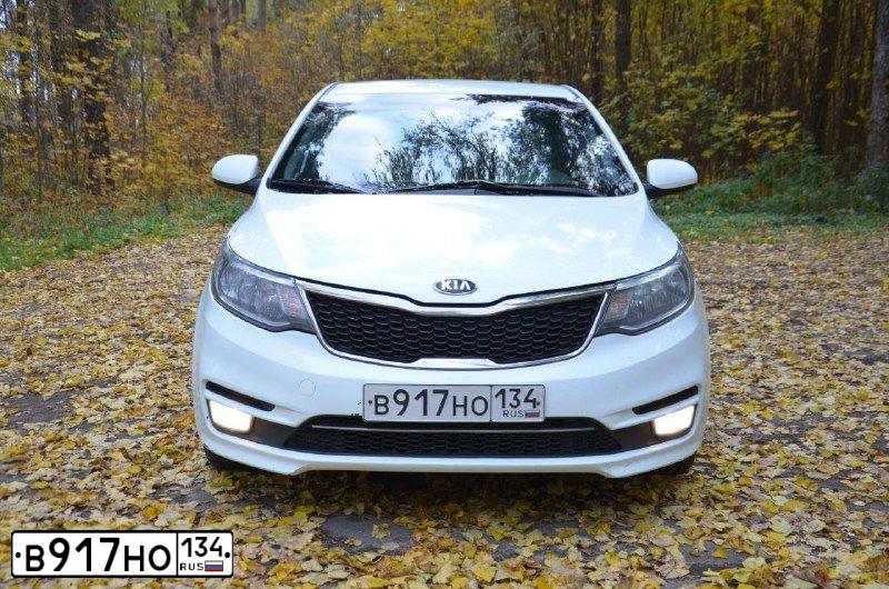 Фото автомобиля KIA RIO, 2015 — госномер В917НО134. Цвет: БЕЛЫЙ