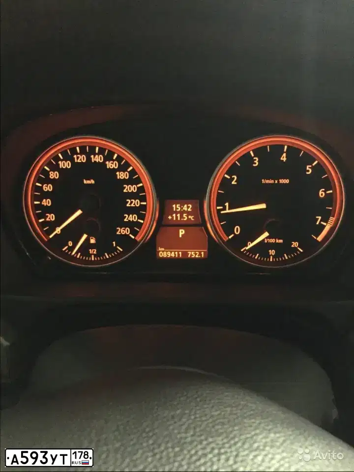 Фото автомобиля BMW SERIE 3, 2006 — госномер Н490ХЕ777. Цвет: Серебристый
