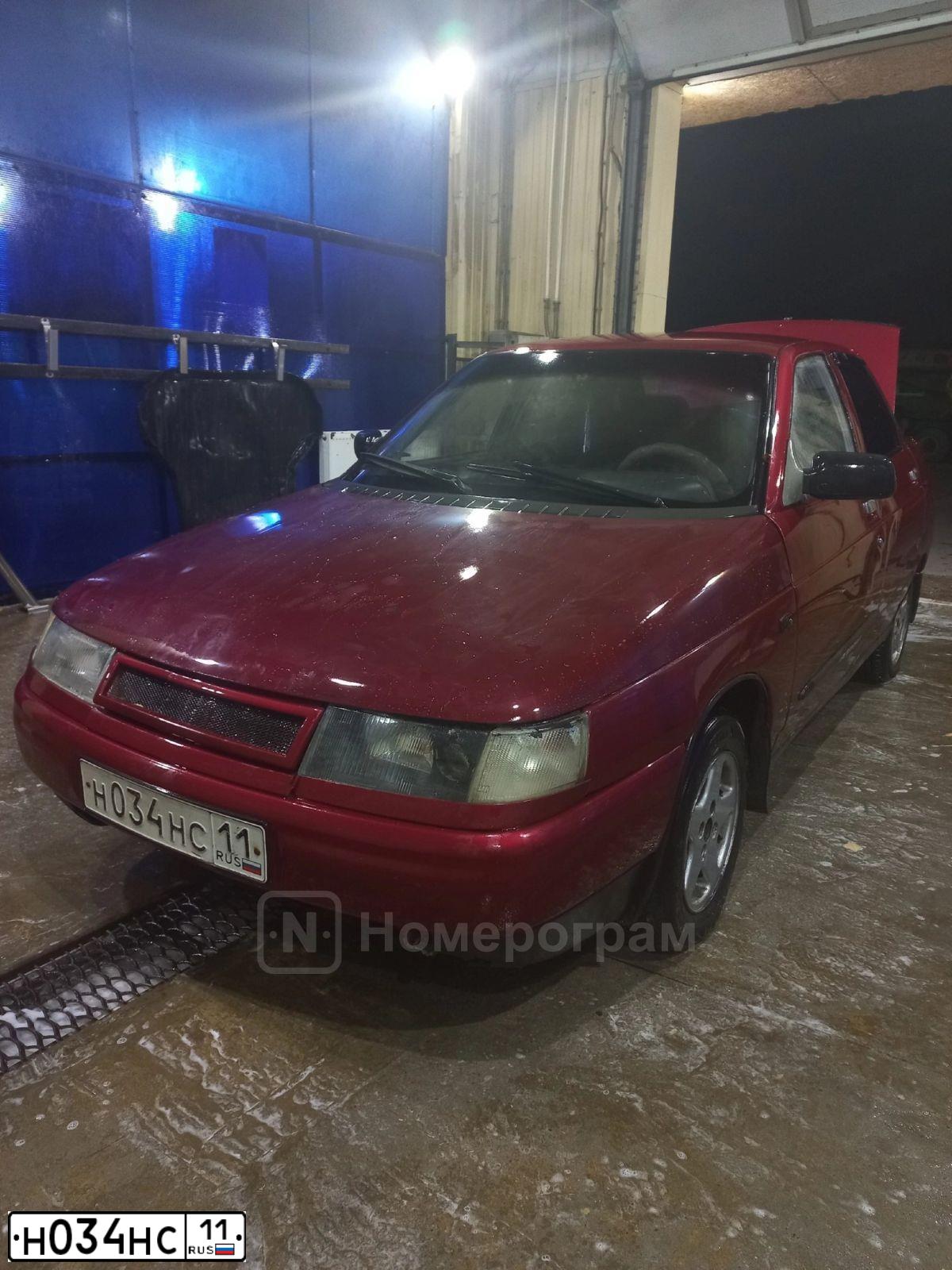 Фото автомобиля LADA 2110, 2000 — госномер Н034НС11. Цвет: СЕРЕБРИСТО-КРАСНЫЙ