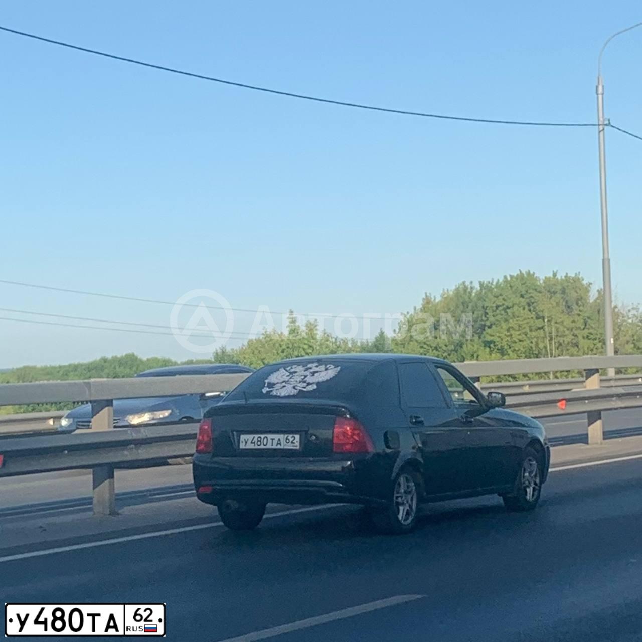 Фото автомобиля LADA 2172 PRIORA, 2011 — госномер У480ТА62. Цвет: Сине-Черный