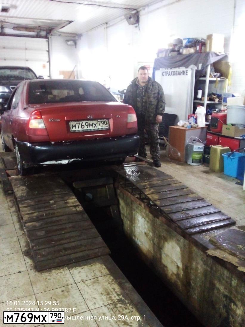 Фото автомобиля HYUNDAI ACCENT, 2006 — госномер В276АК550. Цвет: Красный