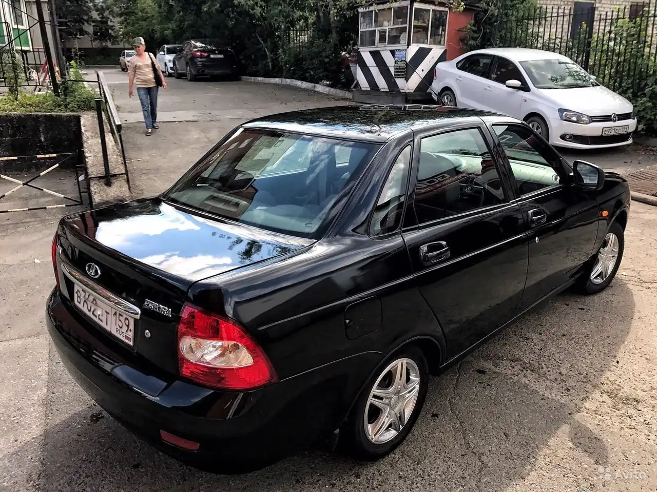Фото автомобиля LADA 2172 PRIORA, 2011 — госномер М593ВЕ196. Цвет: Сине-Черный
