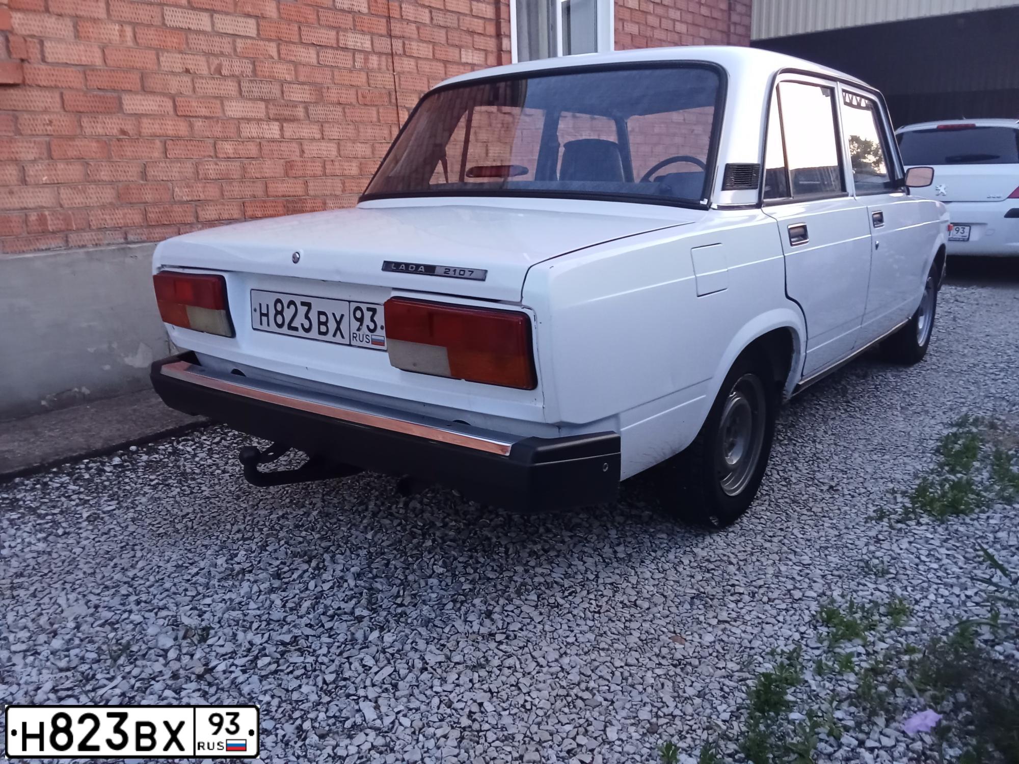 Фото автомобиля LADA 2107, 2005 — госномер Н823ВХ93. Цвет: ЯРКО БЕЛЫЙ