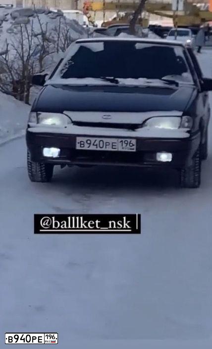 Фото автомобиля LADA 2114 SAMARA, 2012 — госномер В332КУ122. Цвет: ТЕМНО-КРАСНЫЙ