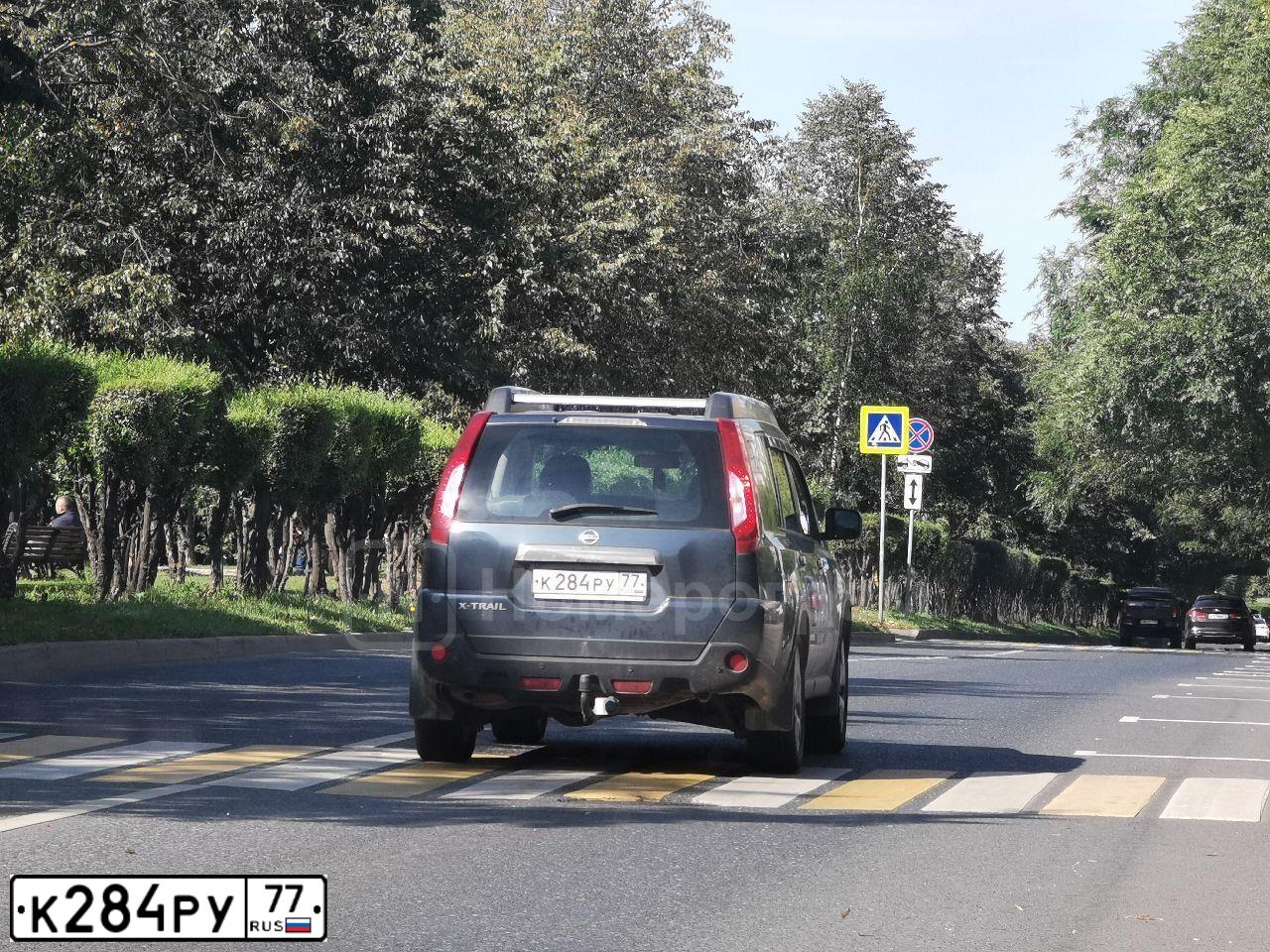 Фото автомобиля NISSAN X-TRAIL, 2013 — госномер В749ЕТ977. Цвет: СЕРО-СИНИЙ