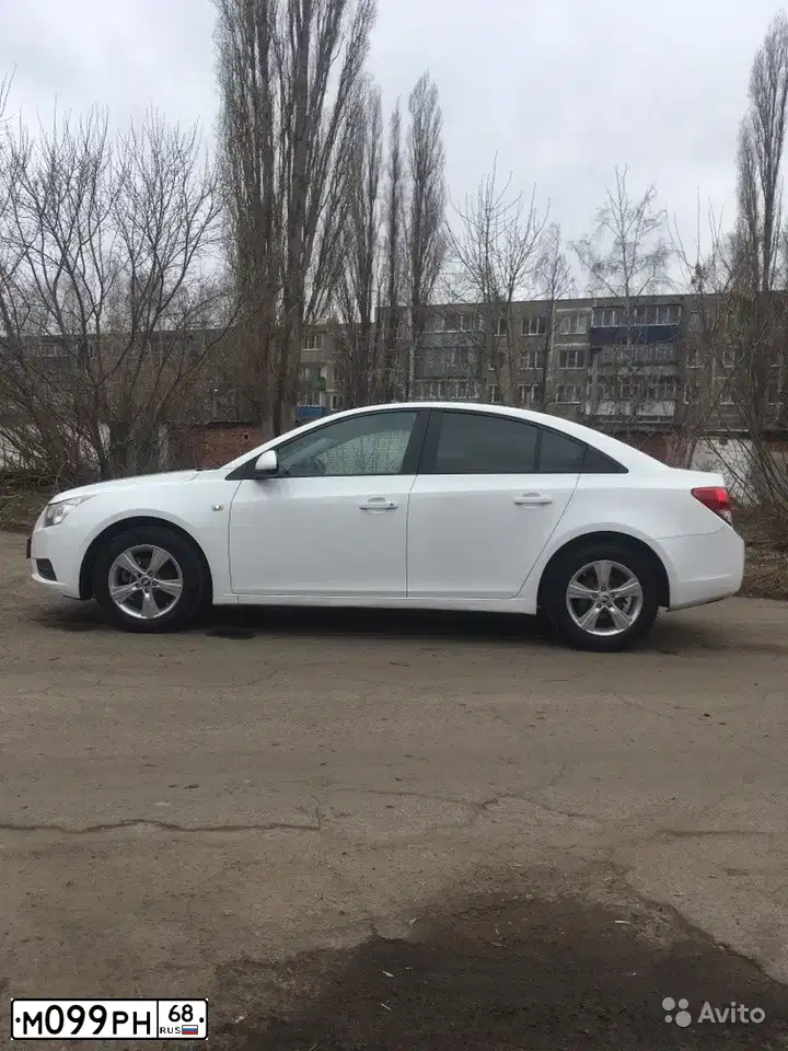Фото автомобиля CHEVROLET CRUZE, 2010 — госномер У430СМ48. Цвет: Белый