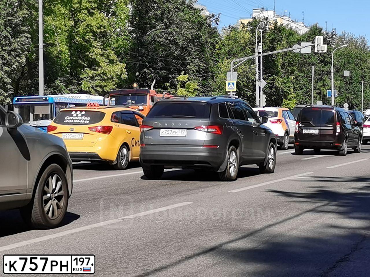 Фото автомобиля OPEL ASTRA, 2011 — госномер К757РН197. Цвет: ЧЕРНЫЙ МЕТАЛЛИК