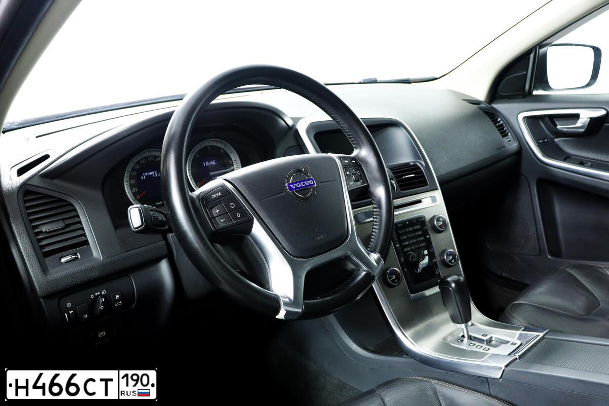 Фото автомобиля VOLVO XC60, 2012 — госномер В203ЕА181. Цвет: КРАСНЫЙ