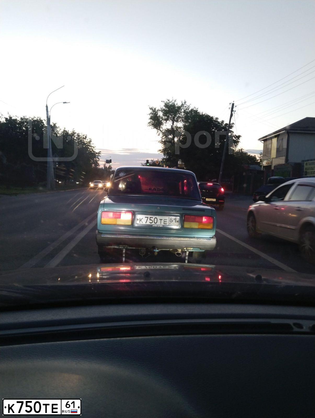 Фото автомобиля LADA 2107, 2004 — госномер К750ТЕ161. Цвет: Серо-Синий