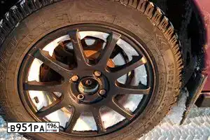 Фото автомобиля LADA 2112 LADA, 2002 — госномер В951РА196. Цвет: ФИОЛЕТОВЫЙ