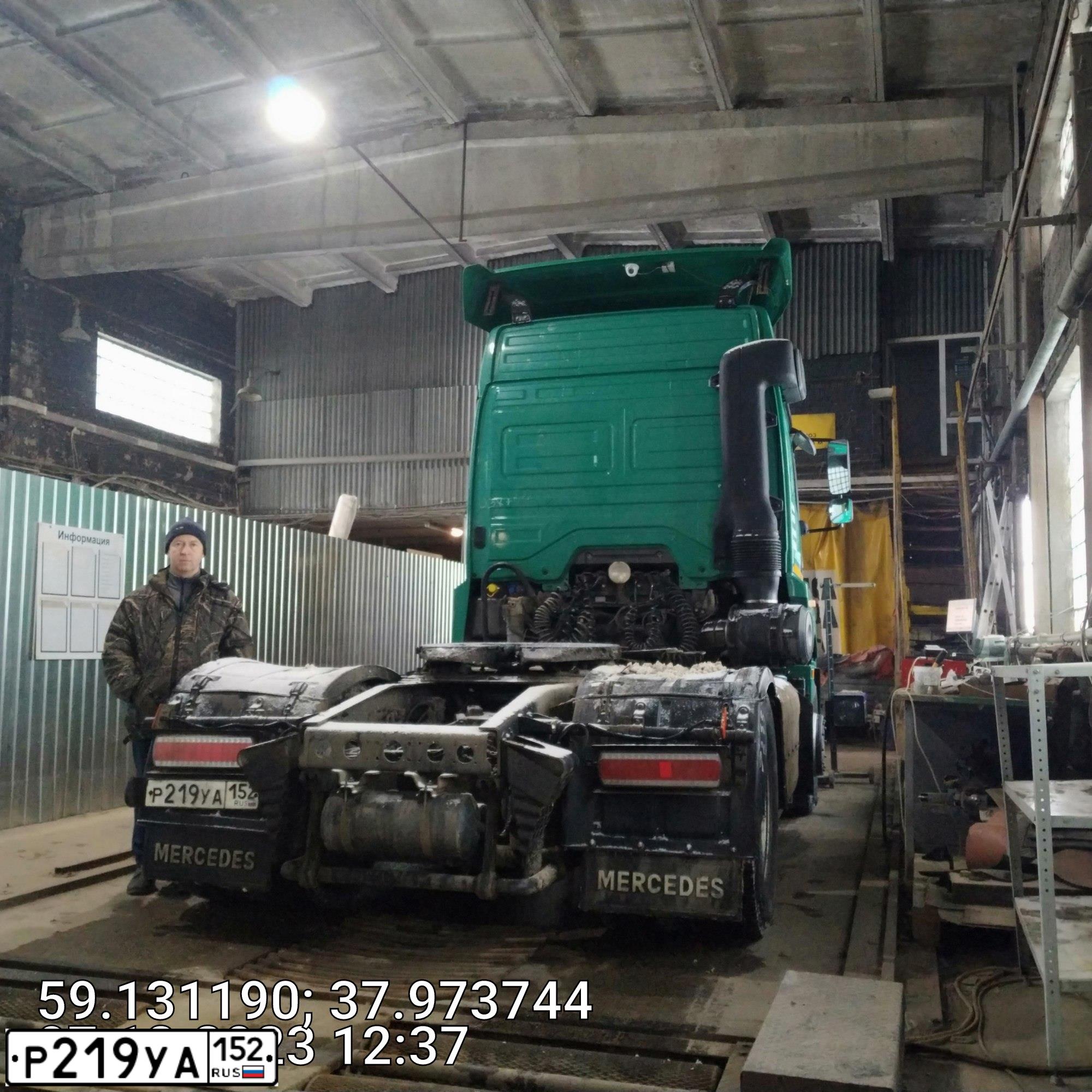 Фото автомобиля KAMAZ 5490 /4X2/, 2018 — госномер Р219УА152. Цвет: ЗЕЛЕНЫЙ