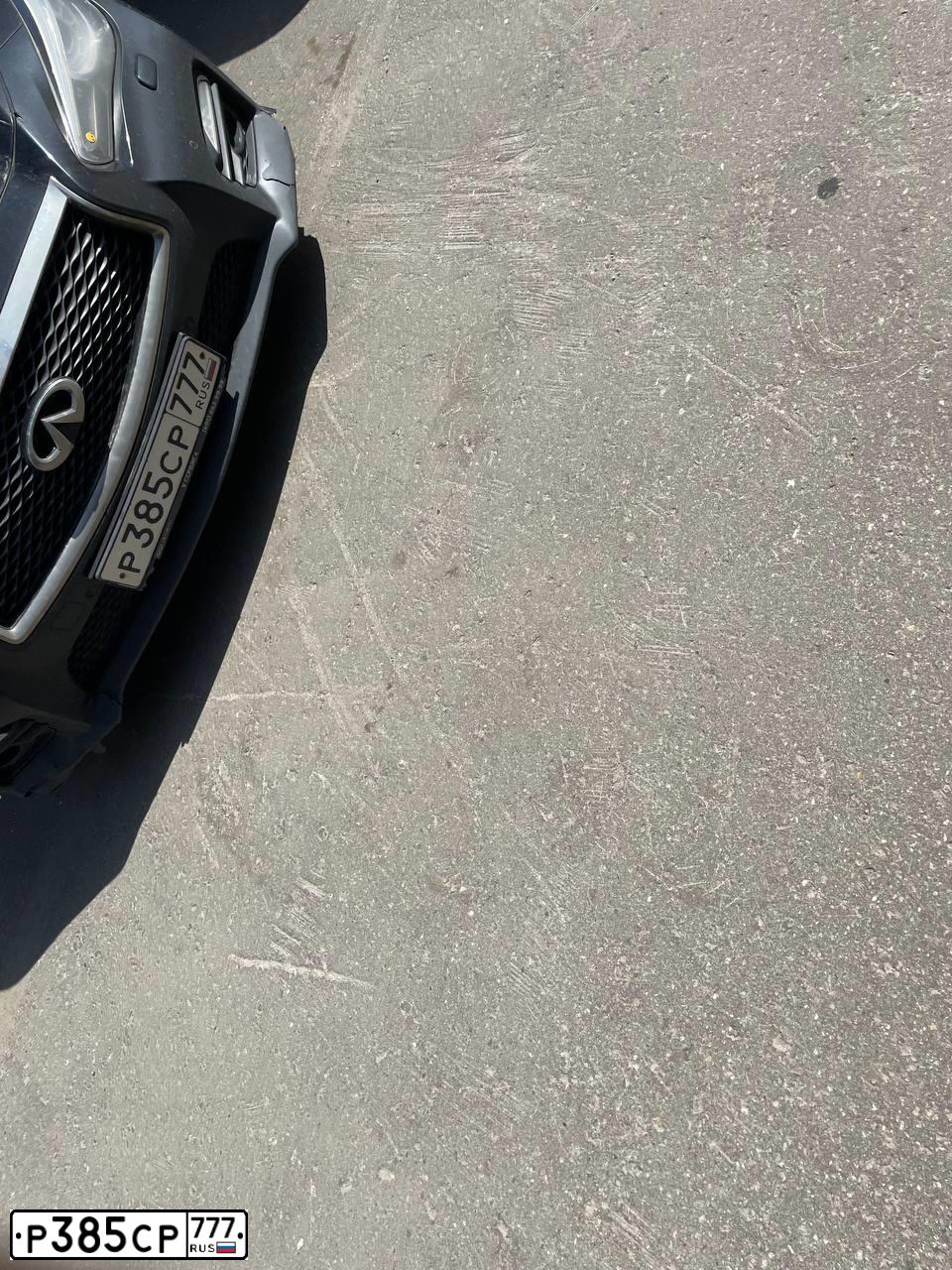 Фото автомобиля INFINITI Q50, 2016 — госномер Р385СР777. Цвет: ЧЕРНЫЙ