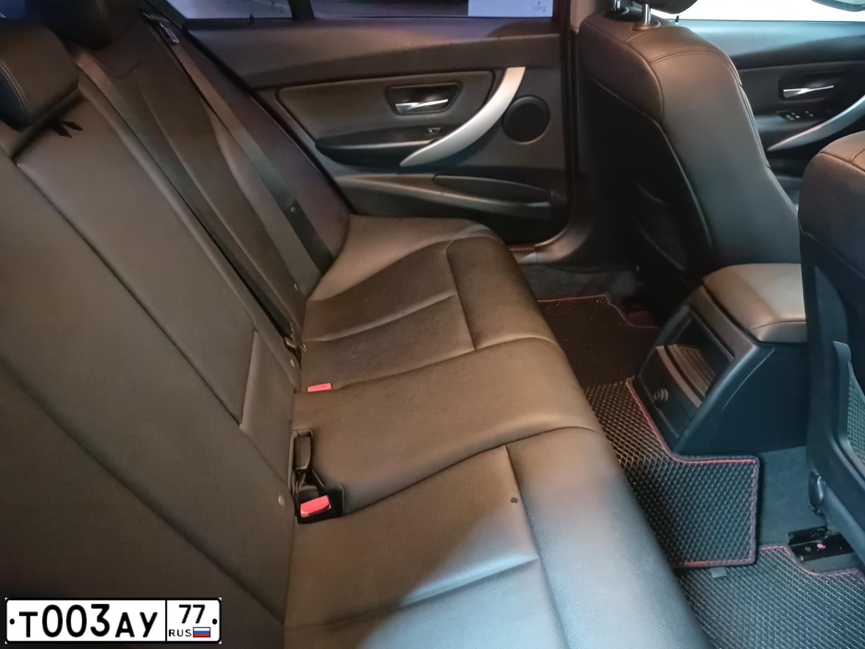 Фото автомобиля БМВ 320I, 2013 — госномер Х383ЕТ31. Цвет: Коричневый