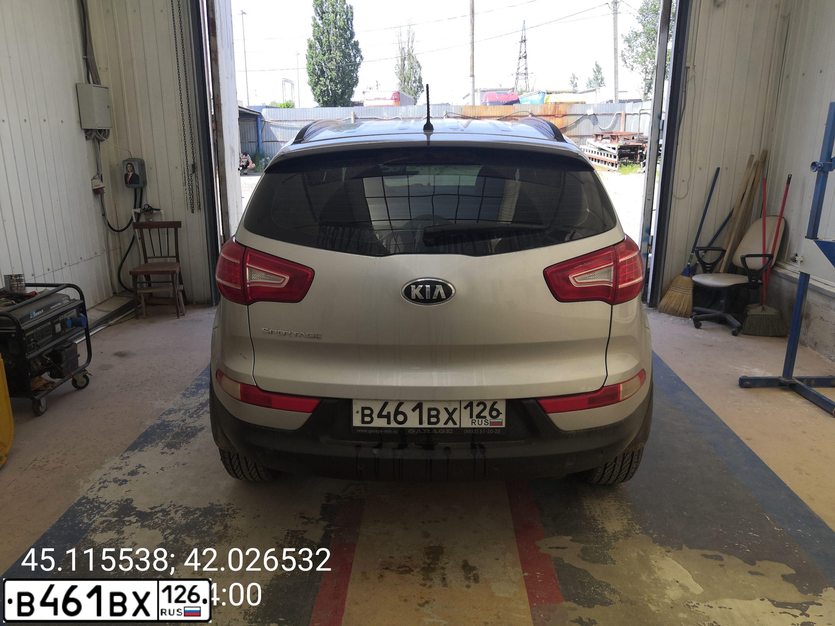 Фото автомобиля KIA SPORTAGE, 2012 — госномер В461ВХ126. Цвет: ПЕРЛАМУТРОВО-СЕРЕБРИСТЫЙ