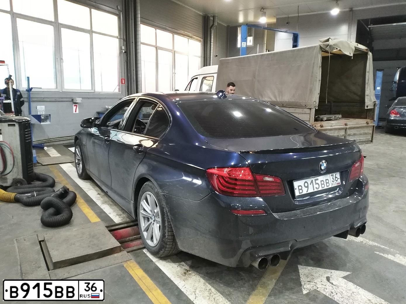 Фото автомобиля BMW 525D, 2014 — госномер К062РН790. Цвет: синий