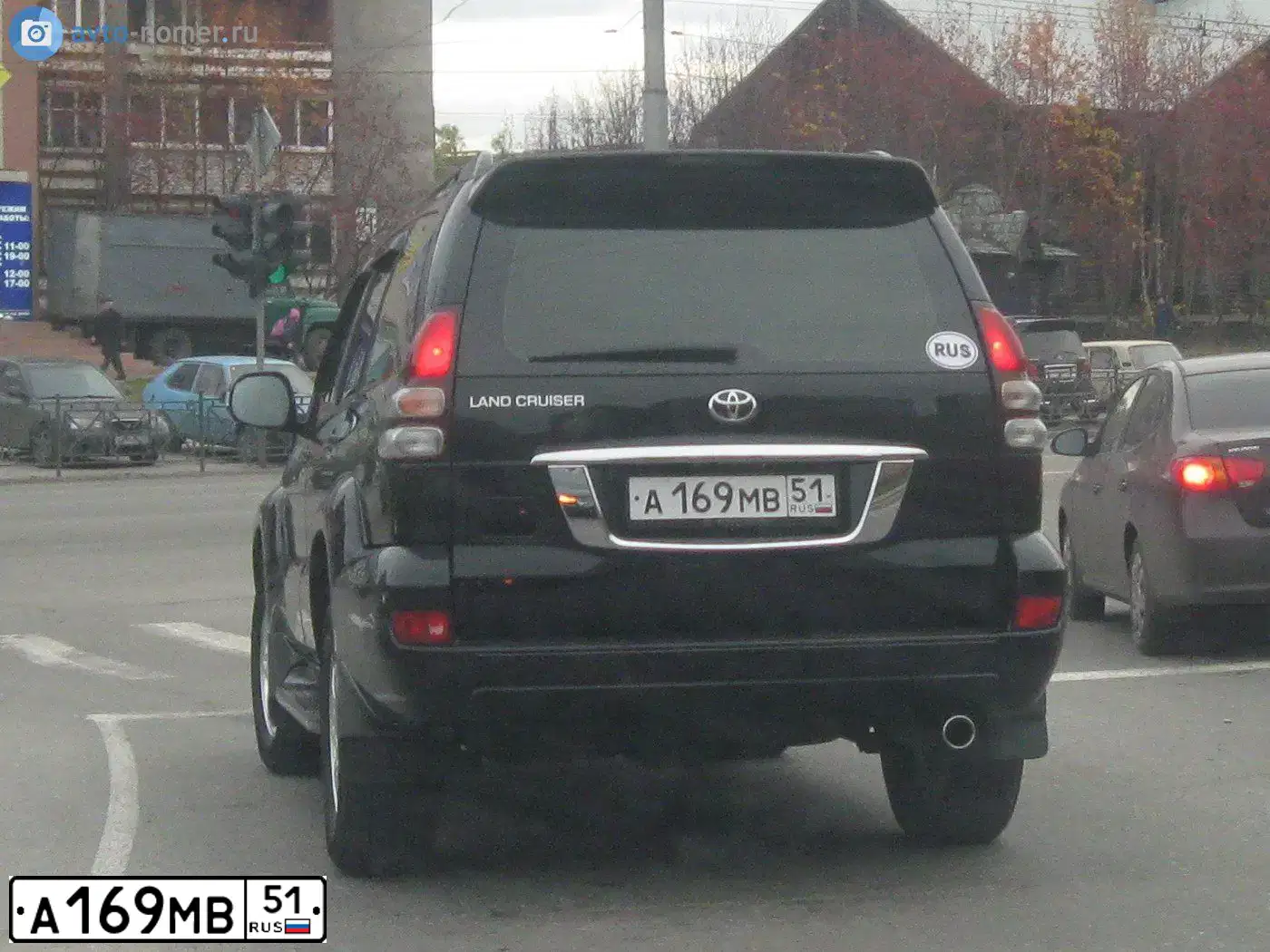 Фото автомобиля TOYOTA LANDCRUISER, 2008 — госномер О634ВЕ550. Цвет: ЧЕРНЫЙ