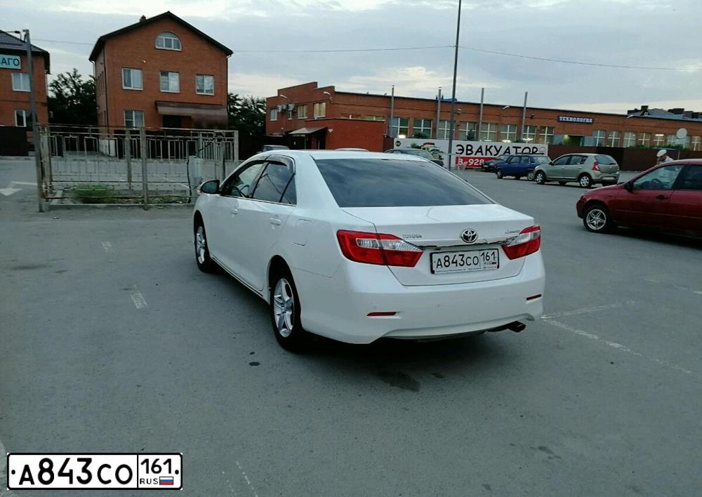 Фото автомобиля TOYOTA CAMRY, 2014 — госномер В737РЕ161. Цвет: БЕЛЫЙ ПЕРЛАМУТР