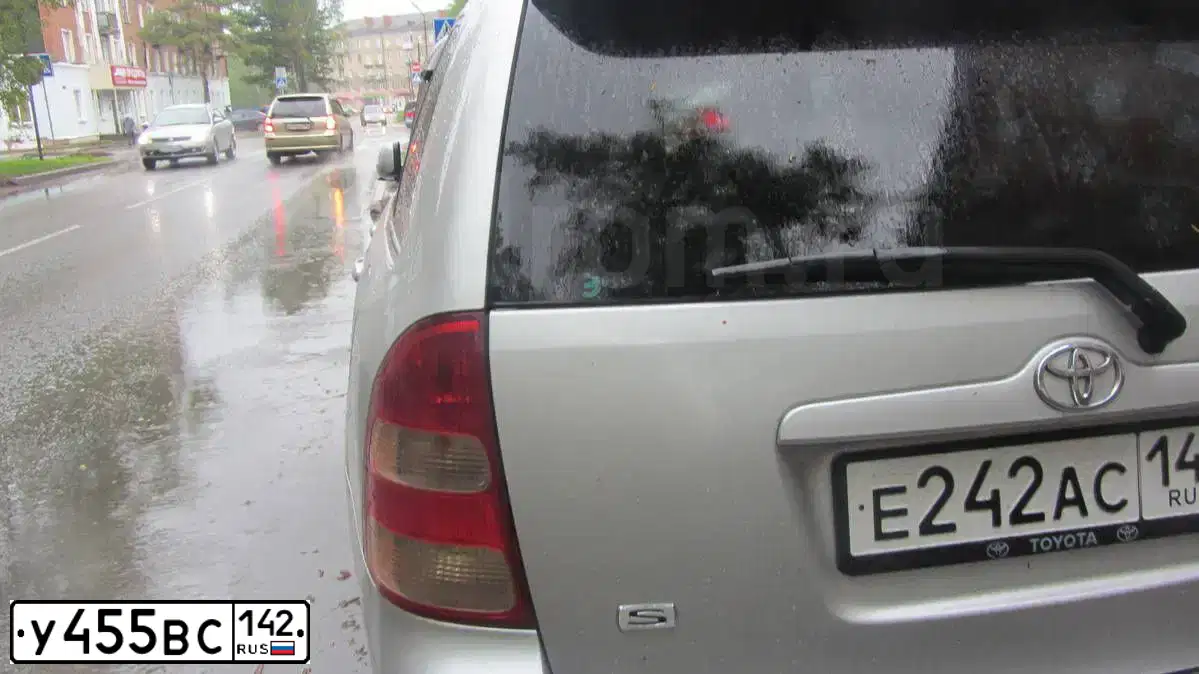 Фото автомобиля RENAULT LOGAN, 2007 — госномер У455ВС142. Цвет: СЕРЫЙ
