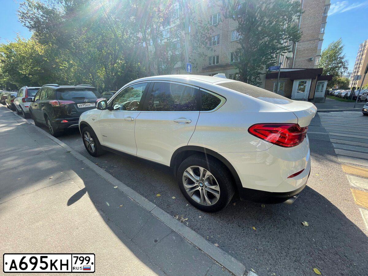 Фото автомобиля TOYOTA RAV4, 2018 — госномер А695КН799. Цвет: ЧЕРНЫЙ МЕТАЛЛИК