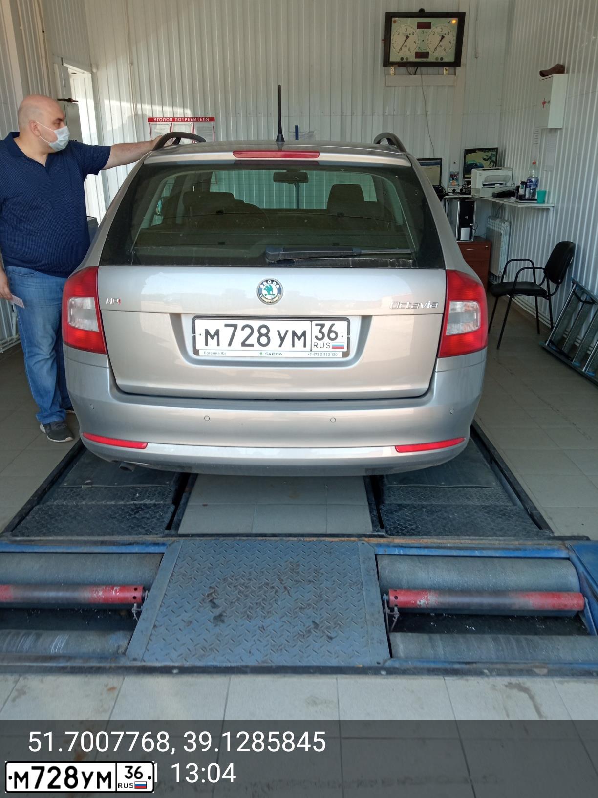 Фото автомобиля LADA 2104, 2002 — госномер М728УМ36. Цвет: Сине-зеленый