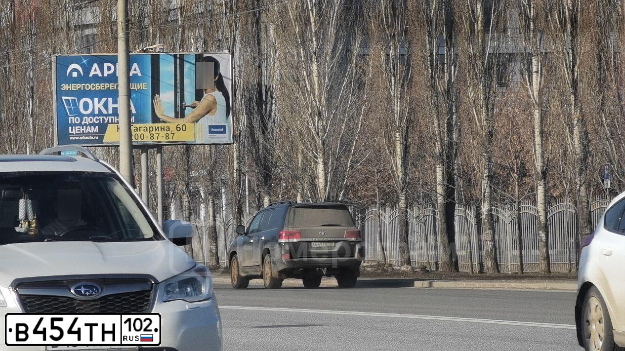 Фото автомобиля TOYOTA COROLLA, 2010 — госномер К435ЕТ702. Цвет: ЧЕРНЫЙ
