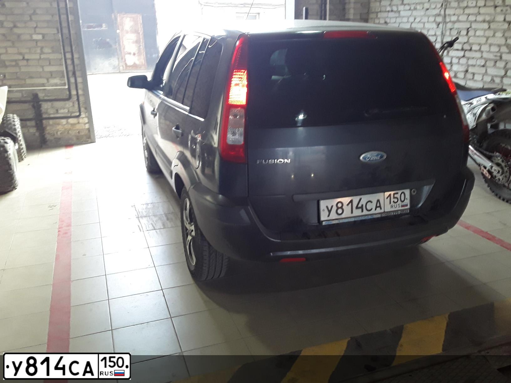 Фото автомобиля FORD FUSION, 2008 — госномер У814СА150. Цвет: СЕРЫЙ ТЕМНЫЙ