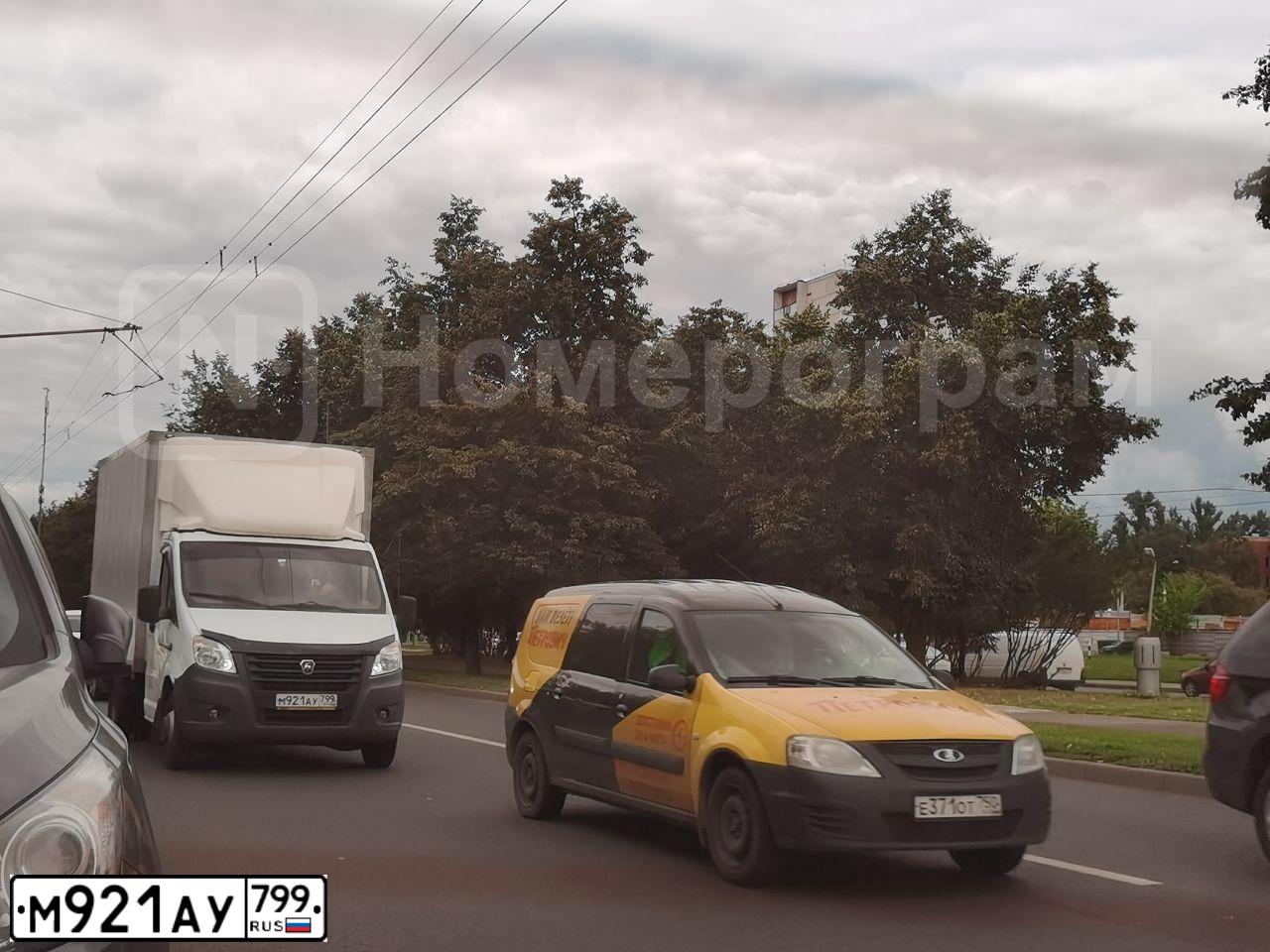 Фото автомобиля GAZ 2824, 2017 — госномер О496ЕО550. Цвет: Белый