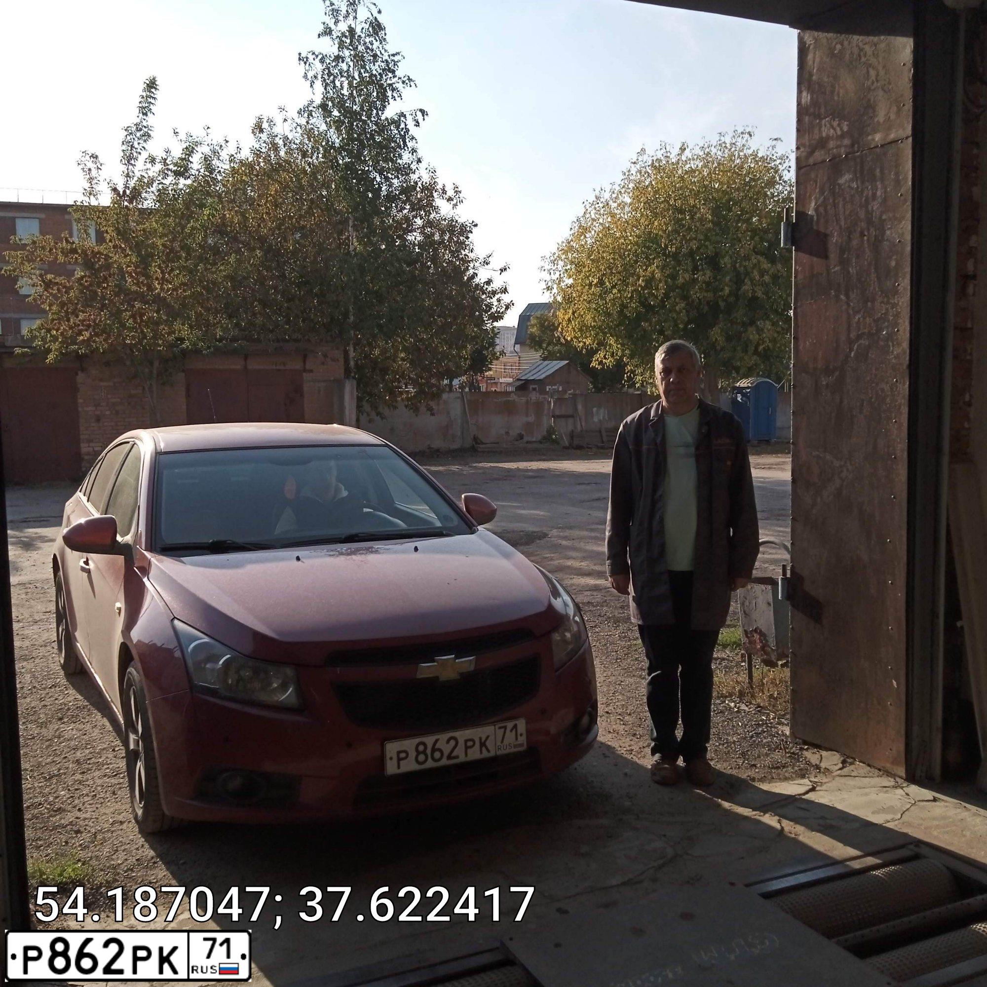 Фото автомобиля CHEVROLET CRUZE, 2010 — госномер О495ОО71. Цвет: Красный