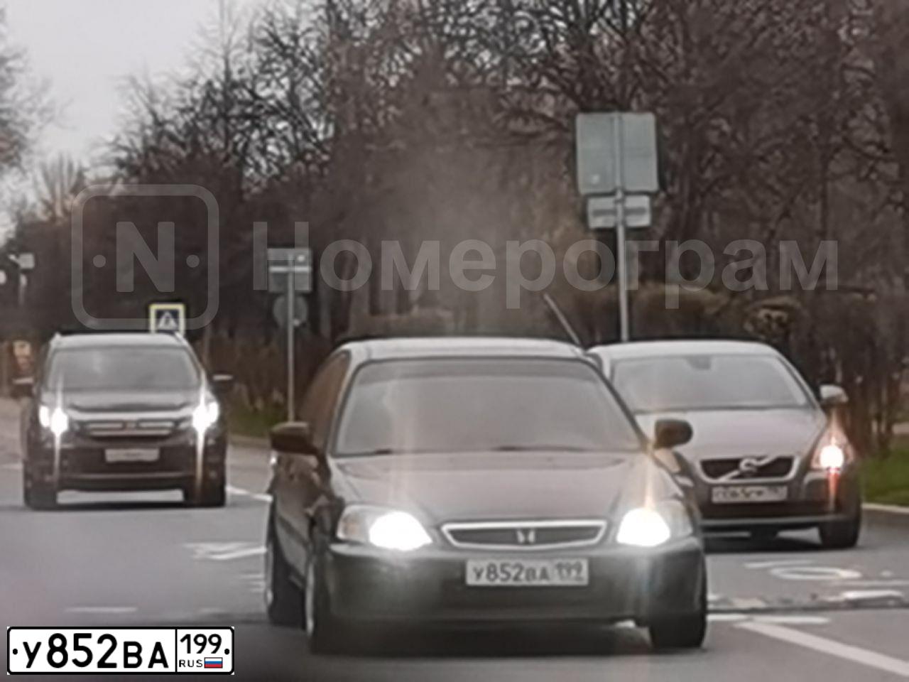 Фото автомобиля HONDA CIVIC, 1999 — госномер У852ВА199. Цвет: Серый