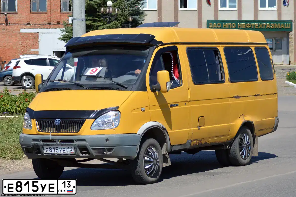 Фото автомобиля GAZ Z 3221 GAZEL, 2005 — госномер Е815УЕ13