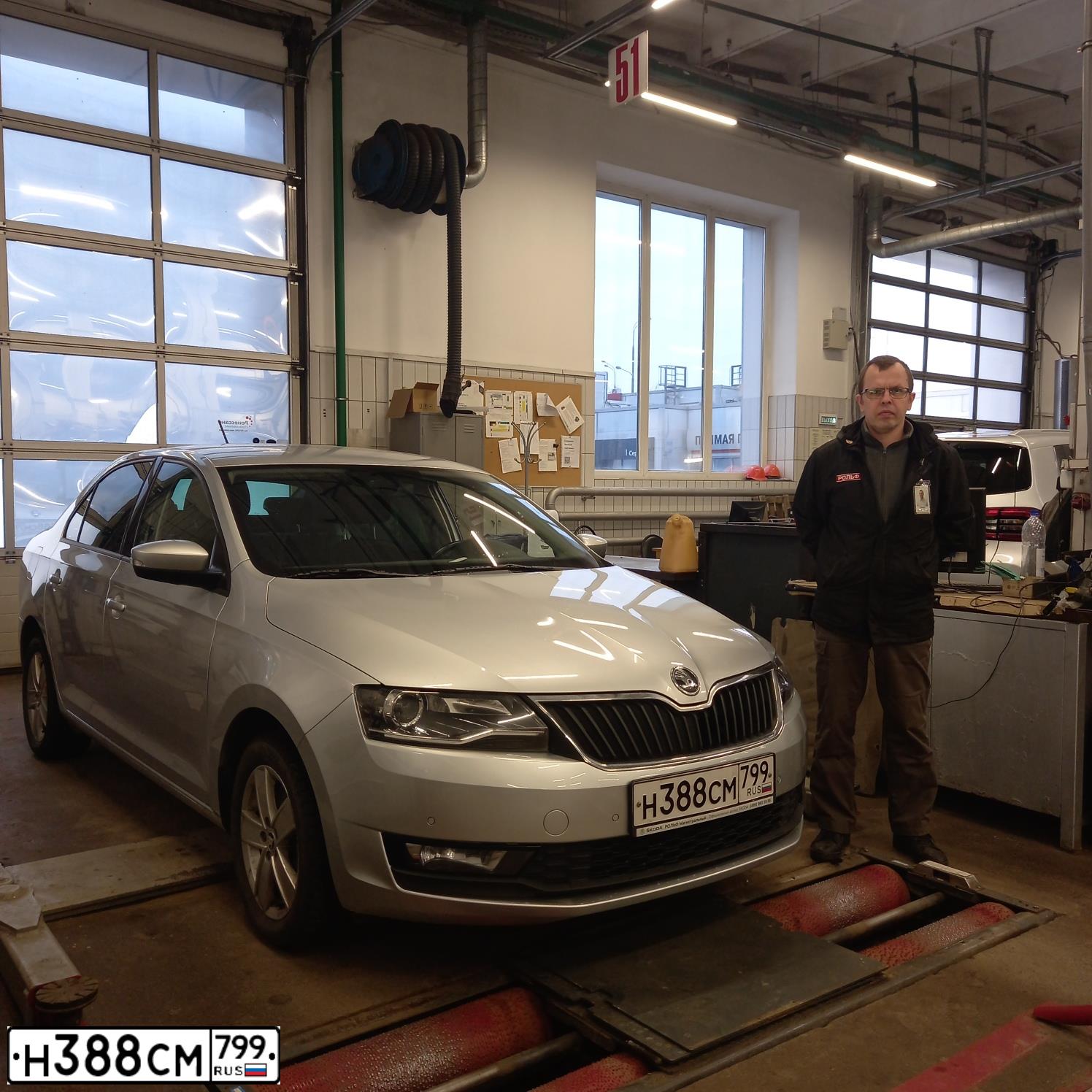 Фото автомобиля SKODA RAPID, 2019 — госномер Н388СМ799. Цвет: СЕРЫЙ