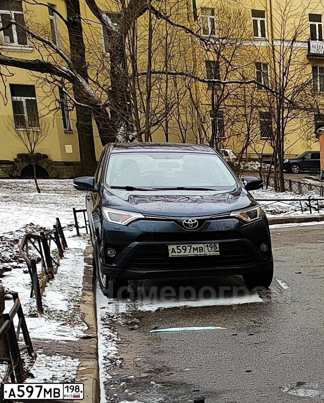 Фото автомобиля TOYOTA RAV4, 2018 — госномер А597МВ198. Цвет: ТЕМНО-СИНИЙ МЕТАЛЛИК