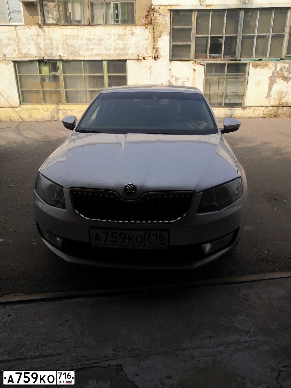 Фото автомобиля SKODA OCTAVIA, 2014 — госномер А759КО716. Цвет: серебристый