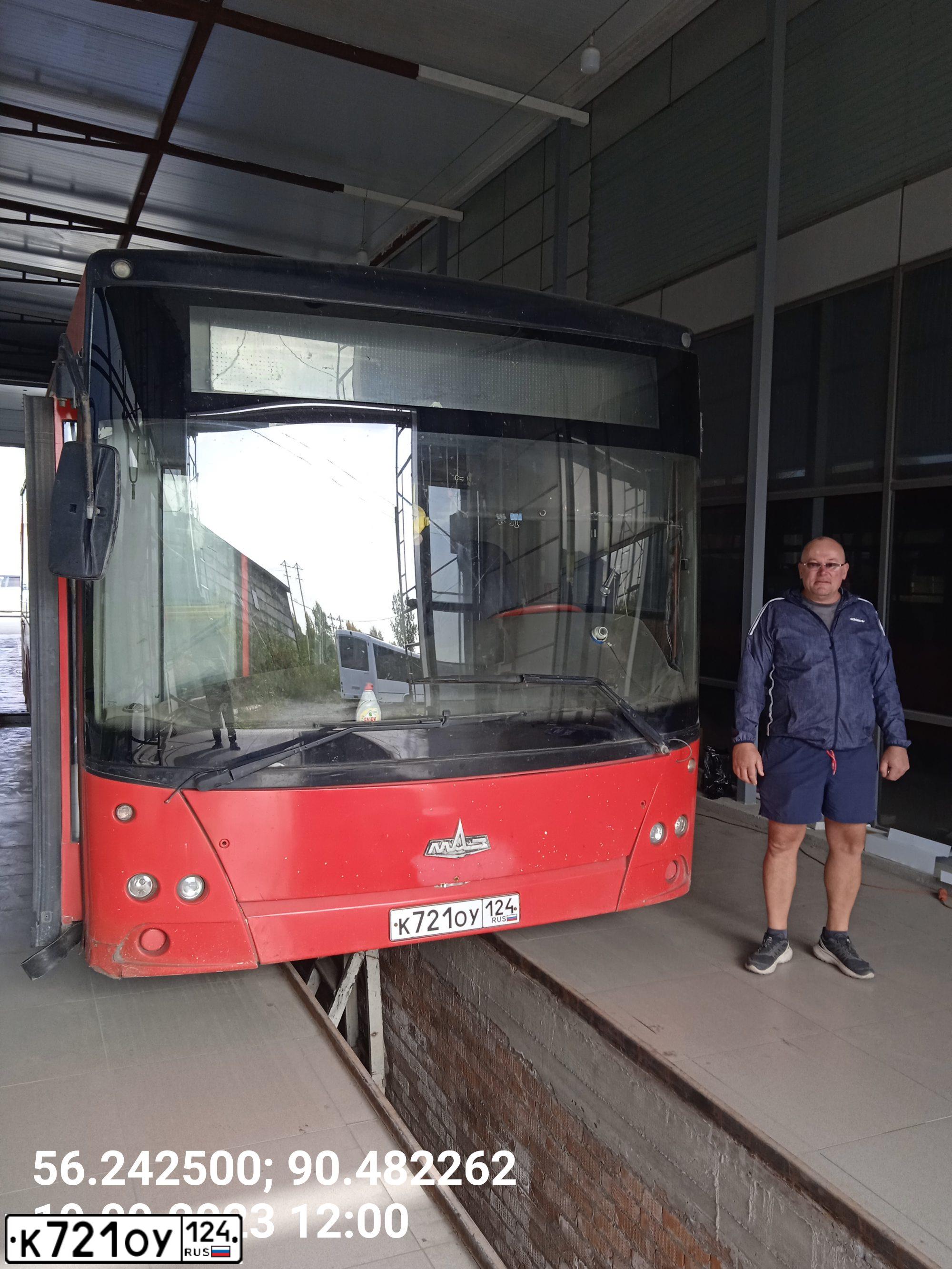 Фото автомобиля MAZ 206 - 226, 2012 — госномер К721ОУ124. Цвет: КРАСНЫЙ