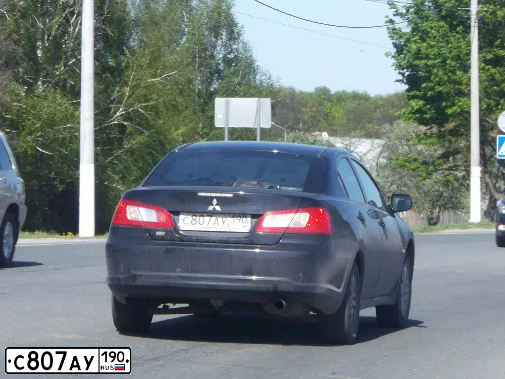 Фото автомобиля MITSUBISHI GALANT, 2008 — госномер С807АУ190. Цвет: ЧЕРНЫЙ