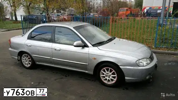 Фото автомобиля KIA SPECTRA, 2007 — госномер М838ОУ67. Цвет: алмазное серебро (белый)