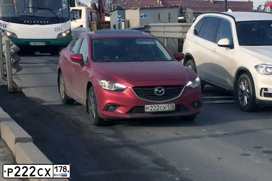 Фото автомобиля MAZDA 6, 2013 — госномер Р222СХ178. Цвет: КРАСНЫЙ