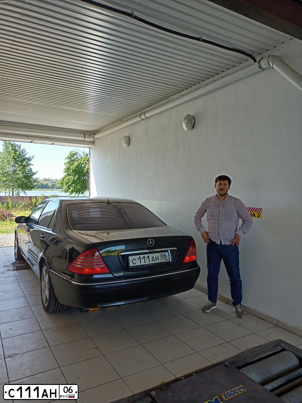 Фото автомобиля MERCEDES-BENZ S500, 2003 — госномер В819ОА06. Цвет: ЧЕРНЫЙ
