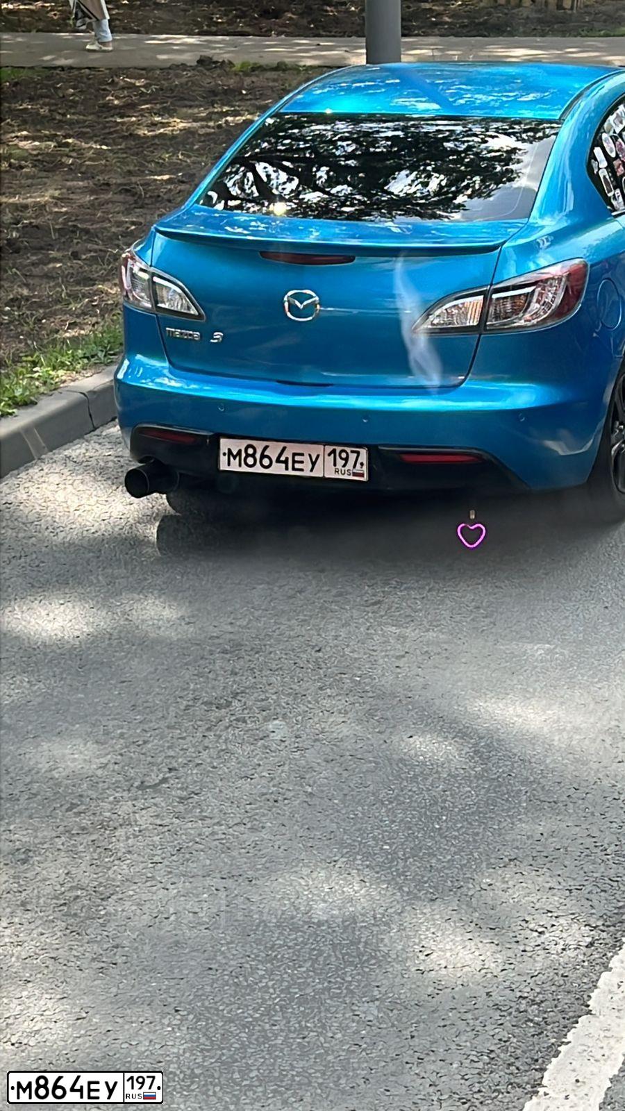 Фото автомобиля MAZDA 3, 2010 — госномер М864ЕУ197. Цвет: ГОЛУБОЙ