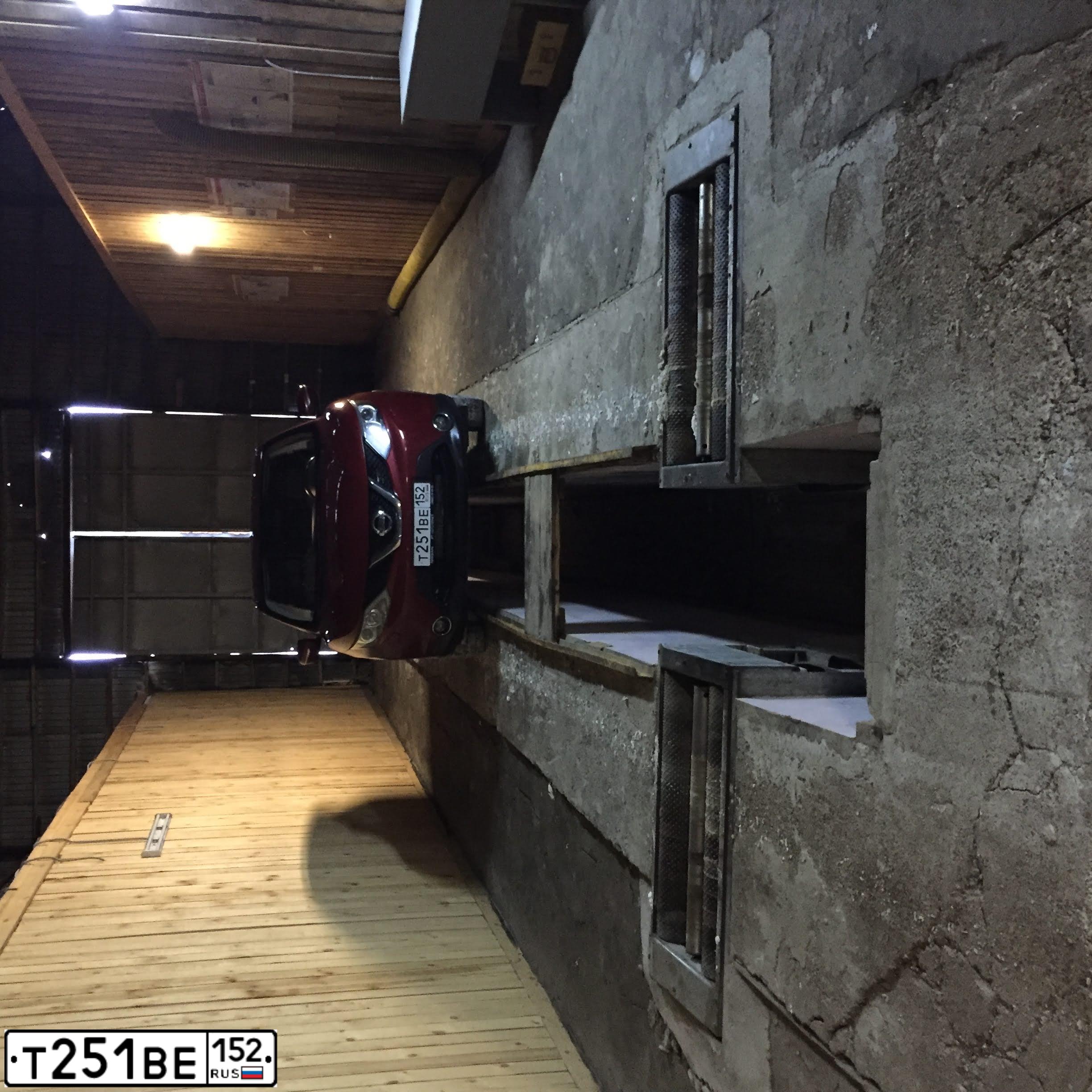 Фото автомобиля NISSAN QASHQAI, 2014 — госномер Т251ВЕ152. Цвет: Красный
