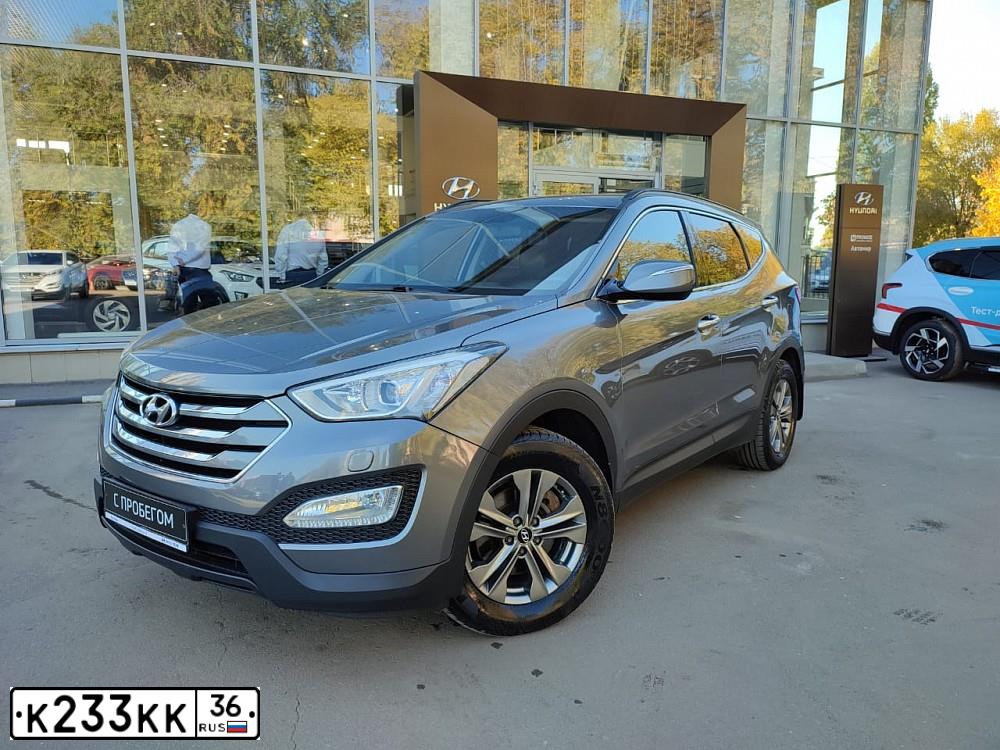 Фото автомобиля HYUNDAI SANTA FE, 2013 — госномер К233КК36. Цвет: СЕРЫЙ
