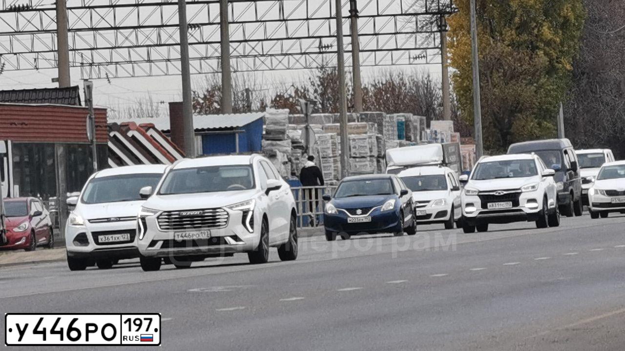Фото автомобиля CHEVROLET LACETTI, 2006 — госномер У365СА150. Цвет: Серебристый