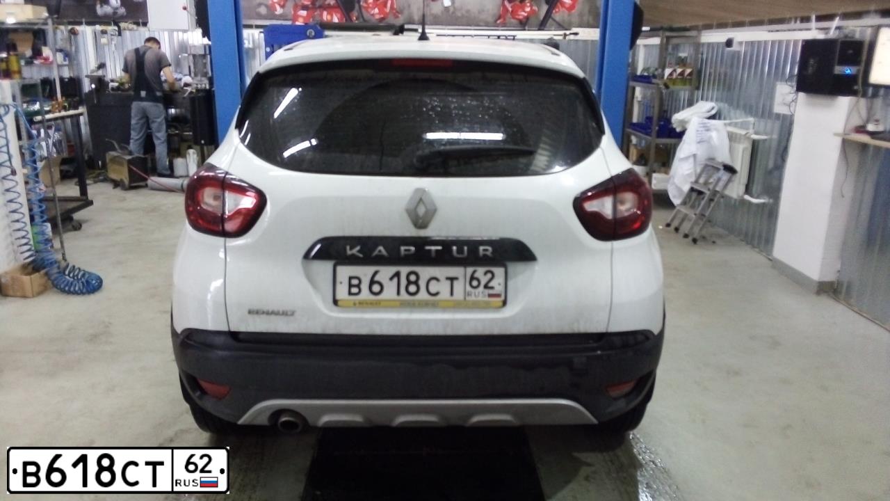 Фото автомобиля RENAULT KAPTUR, 2017 — госномер А771НС76. Цвет: Белый