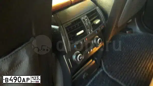 Фото автомобиля BMW X5, 2008 — госномер В674ОУ09. Цвет: Белый